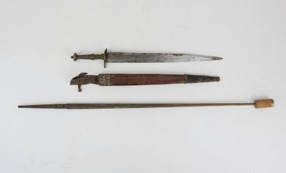 SAHARA. Tuareg dagger with cast brass mounting,...