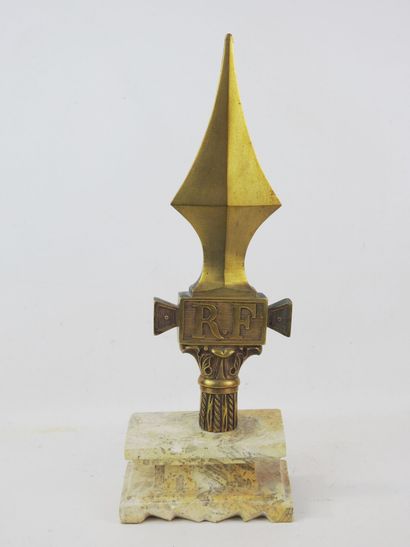 COPPERIES. FRANCE. Flag point in gilded brass...