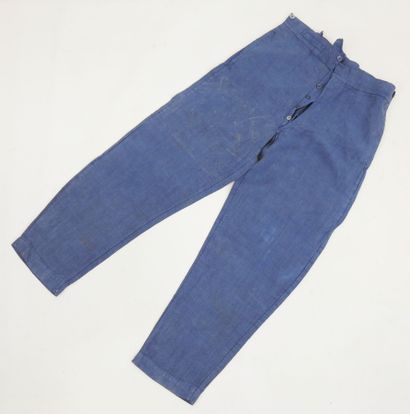 FRANCE. Pants of burgundy model 1882 regulation...