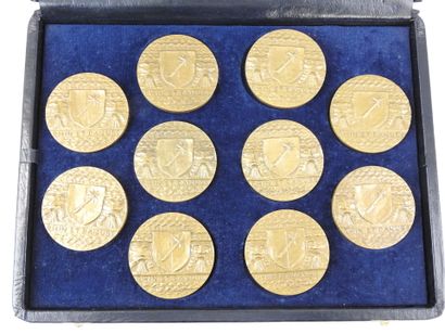 MEDALS. FRANCE. Suite of 10 bronze table...