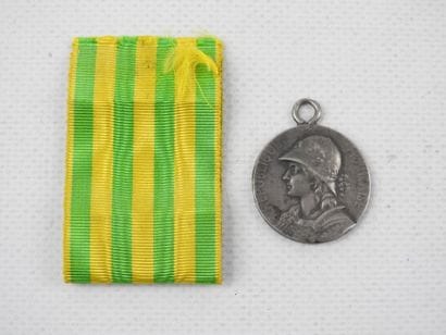 DECORATIONS. FRANCE. Medal of China 1900-1901...