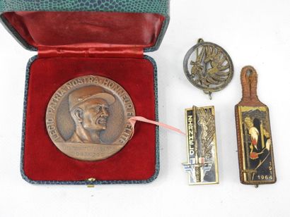 FRANCE. INSIGNES. Médaille en bronze (poinçonnée...