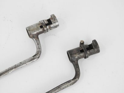 FRANCE. Lot of two bayonets with socket model...