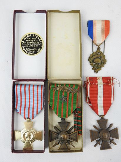 DECORATIONS. FRANCE. Lot made up of the war...