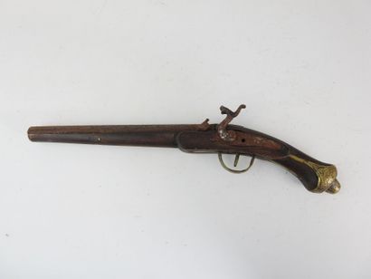 NORTH AFRICA. Percussion pistol, walnut frame,...