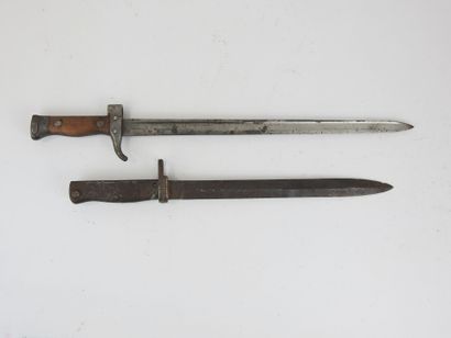 FRANCE. Berthier bayonet model 1892, wooden...