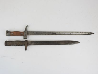 FRANCE. Berthier bayonet model 1892, wooden...