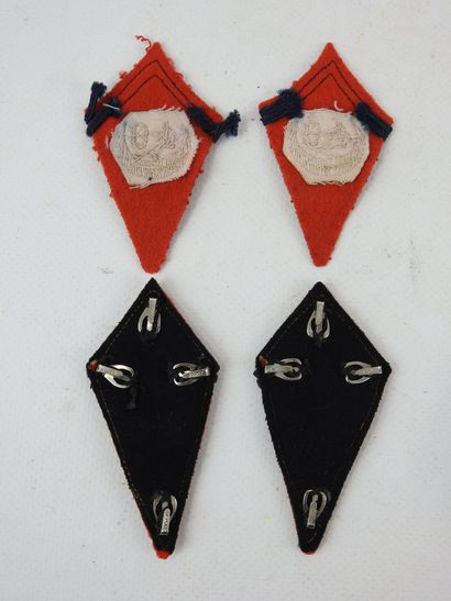 FRANCE. Lot de 2 paires de pattes de collet...