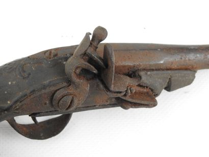 FRANCE. Small flintlock travel pistol with...