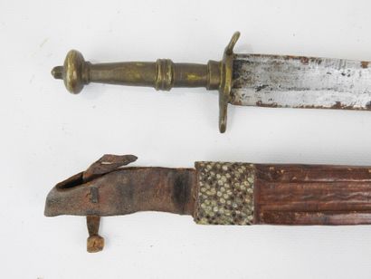 SAHARA. Tuareg dagger with cast brass mounting,...