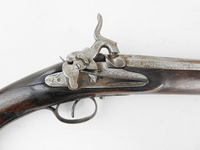 SPAIN. Percussion pistol, walnut frame, round...