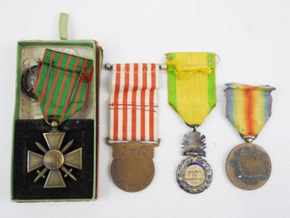 DECORATIONS. FRANCE. War cross 1914-1917...