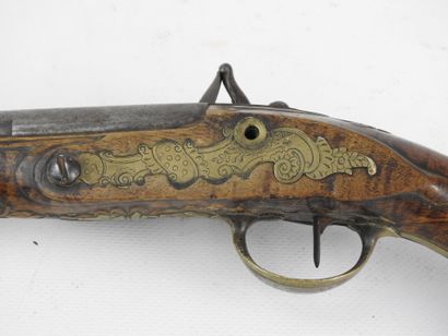 FRANCE. Flintlock pistol with walnut frame,...