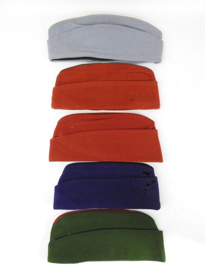FRANCE. Lot of 5 police caps model 1946 and...