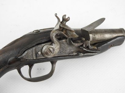 FRANCE. Small flintlock travel pistol with...