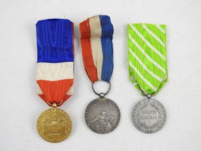 DECORATIONS. FRANCE. Lot of 3 medals of honor...