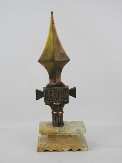 COPPERIES. FRANCE. Flag point in gilded brass...