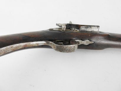 SPAIN. Percussion pistol, walnut frame, round...