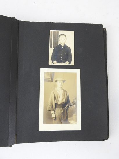 PHOTO ALBUM. JAPAN. Album format 24 X 18...