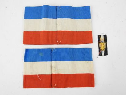 FRANCE. Lot constitué d'un brassard des croix...