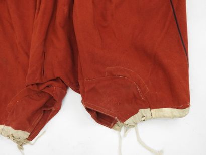FRANCE. ZOUAVE uniform of the 1st regiment...