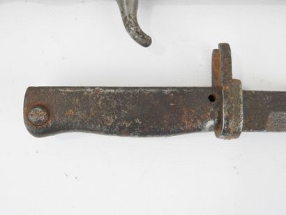FRANCE. Berthier bayonet model 1892, wooden...