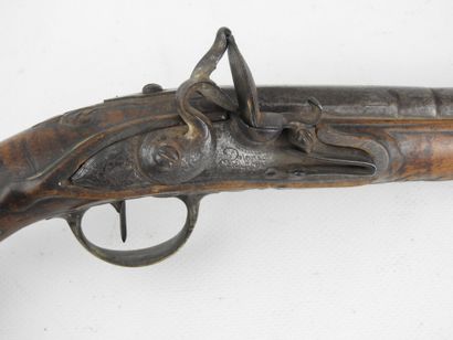 FRANCE. Flintlock pistol with walnut frame,...