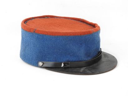 FRANCE. Light cavalry kepi model 1935, garance...