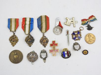 DECORATIONS.FRANCE. Various lot: medals UNC,...