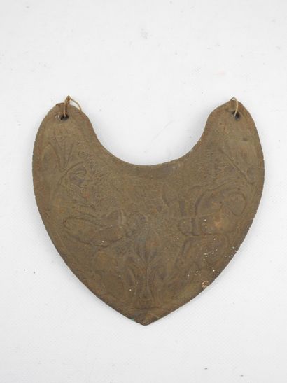 CUIVRERIES. FRANCE. Gorgerin d'armure en...