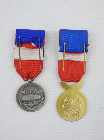 DECORATIONS. FRANCE. Lot of 2 medals of honor,...