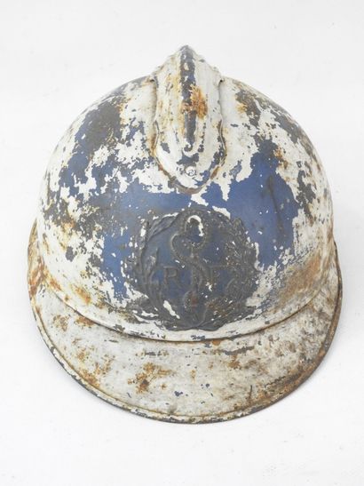 FRANCE. Adrian helmet model 1915 of the health...