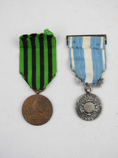 DECORATIONS. FRANCE. Colonial medal in silver...