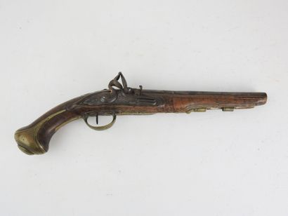 FRANCE. Flintlock pistol with walnut frame,...