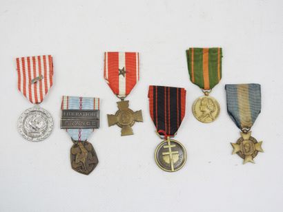 DECORATIONS. FRANCE. Lot of 5 medals, voluntary...