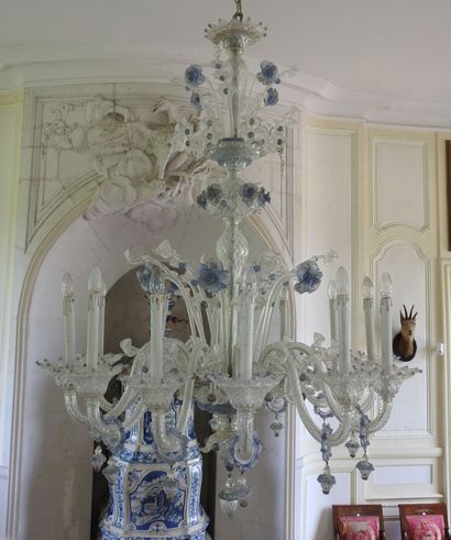 
Important chandelier in white and blue blown...