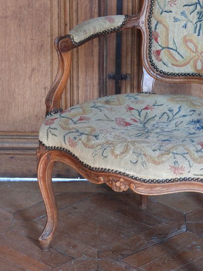 Suite of five armchairs cabriolets in natural...