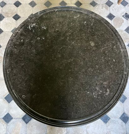 
Guéridon en acajou et placage d'acajou à...