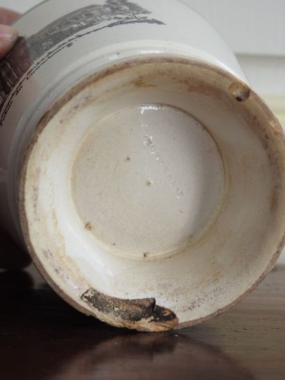 MONTEREAU : Pot with decoration of grisaille....