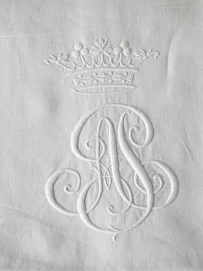 Set composed of a Top Sheet 235 x 340 cm...
