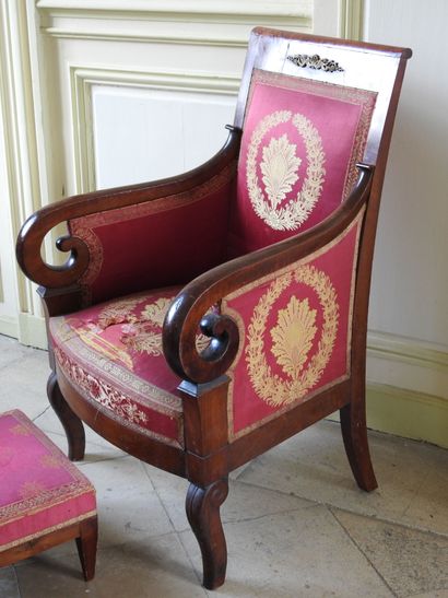 Mahogany shepherd's chair, the armrests with...