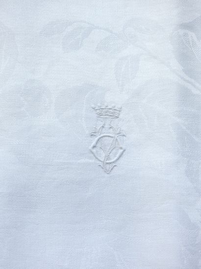 Two guest towels V.O. under Baron's crown...