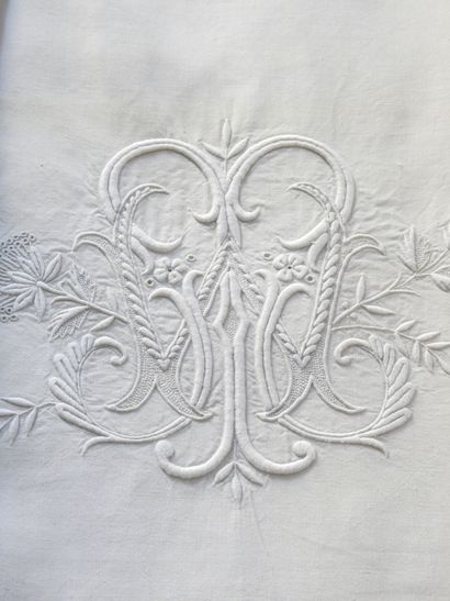 Two large linen sheets, WM 225 x 305 cm and...