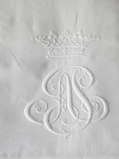 Set composed of a Top Sheet 235 x 340 cm,...