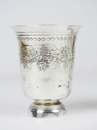 Set of two silver kettledrums on foot, minerva...