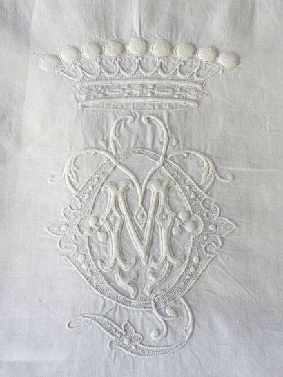 Linen set composed of a Top Sheet, a Bottom...