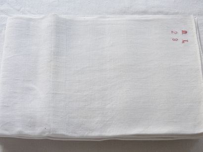 Set composed of eleven & four Napkins to...