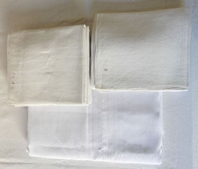 Eight napkins in red with MD numbers.