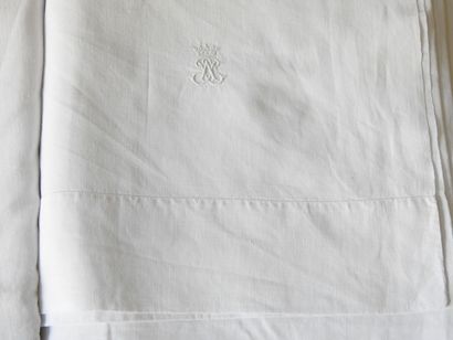 Set composed of a Top Sheet 235 x 340 cm...