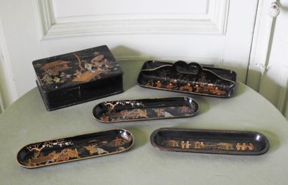 Lot in boiled cardboard with decoration in...